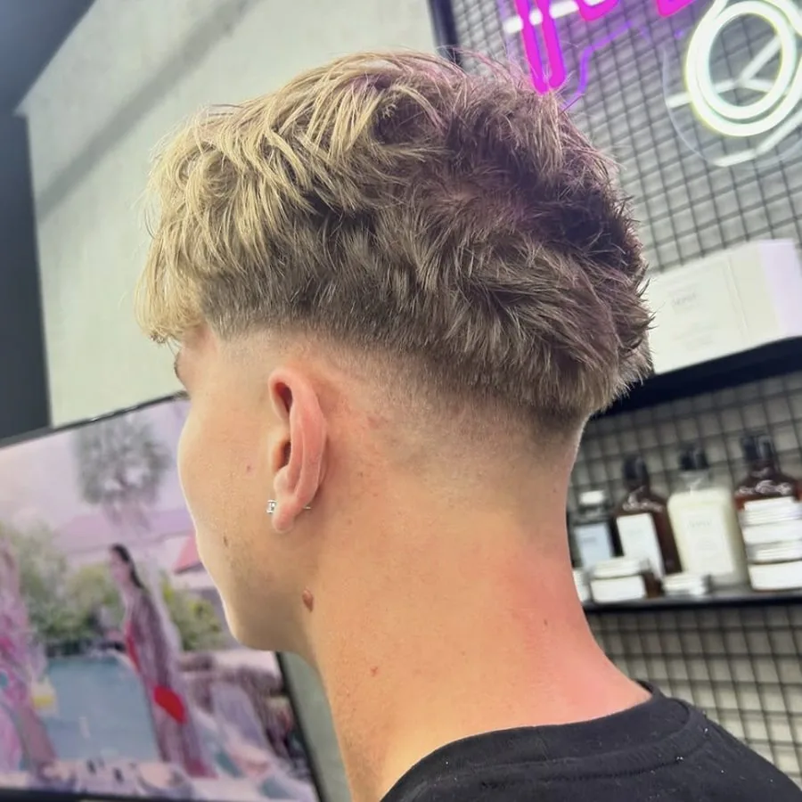 Blond crop z low taperem